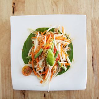 Low FODMAP Thai Green Papaya Salad